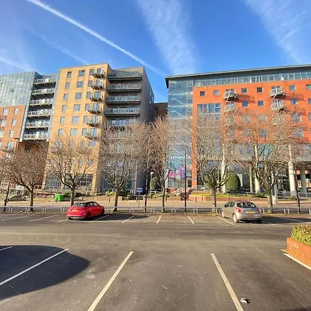 Sheffield City Centre Apartment & Balcony Exterior photo