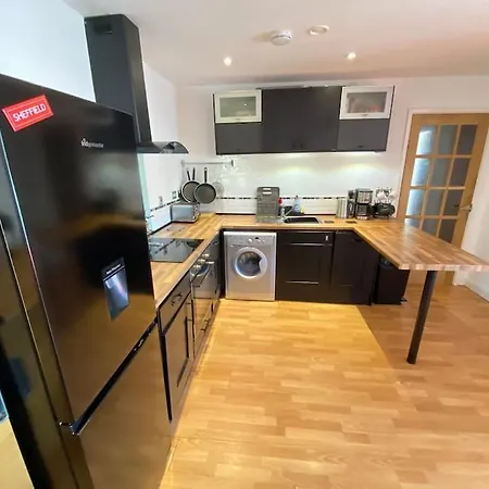Sheffield City Centre Apartment & Balcony Exterior photo