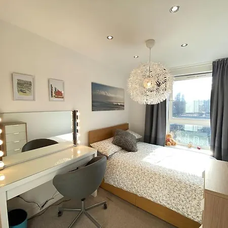 Sheffield City Centre Apartment & Balcony Exterior photo