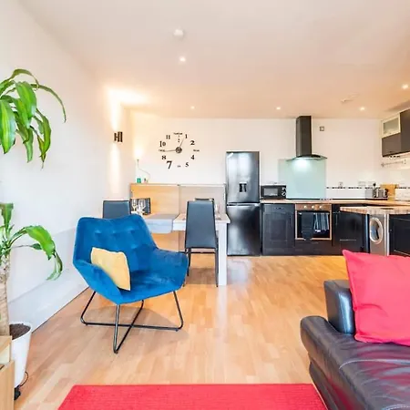 Sheffield City Centre Apartment & Balcony Exterior photo