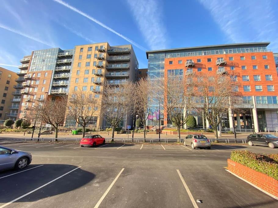 Apartment Centre & Balcony