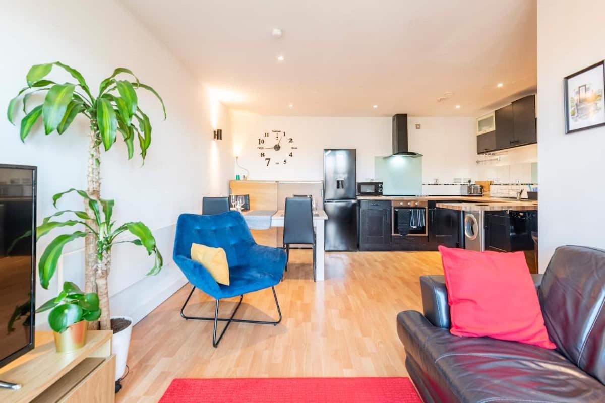 Centre & Balcony Apartment Sheffield