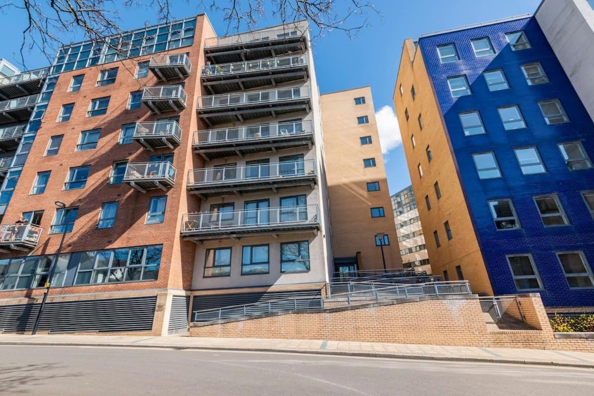 Apartment Centre & Balcony Sheffield